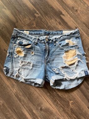 rag & bone Light Blue Distressed Denim Shorts. Rebel size 27